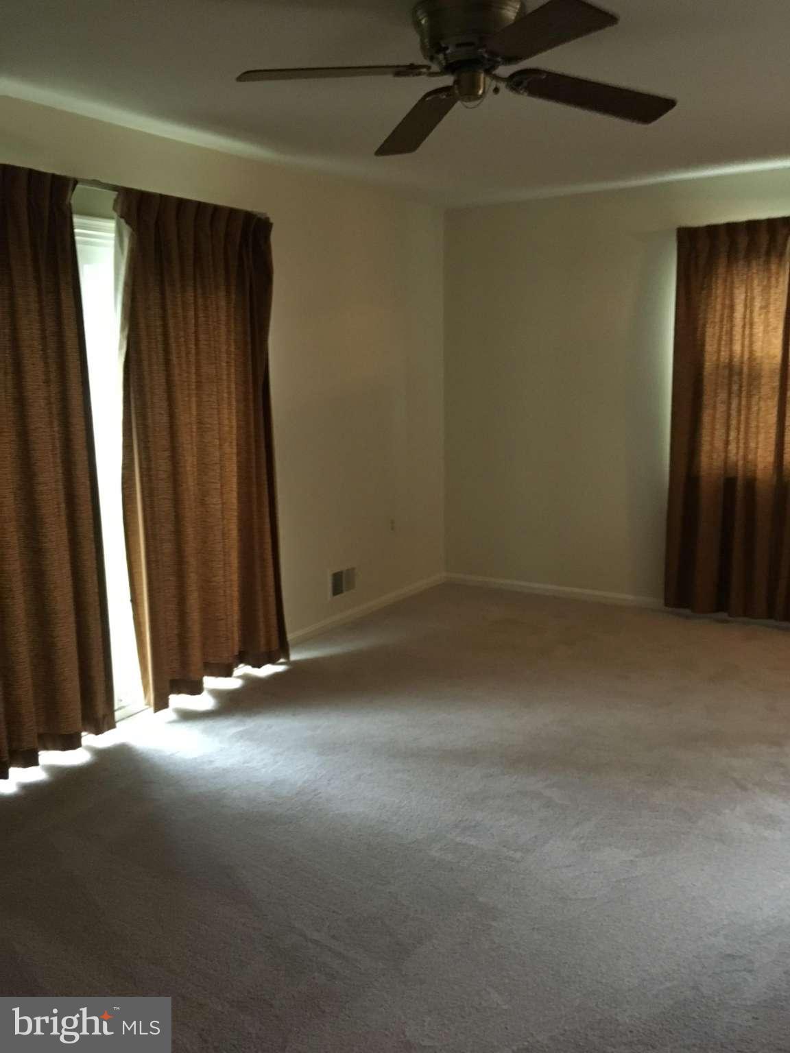 VIRGINIA KNOLLS - Residential