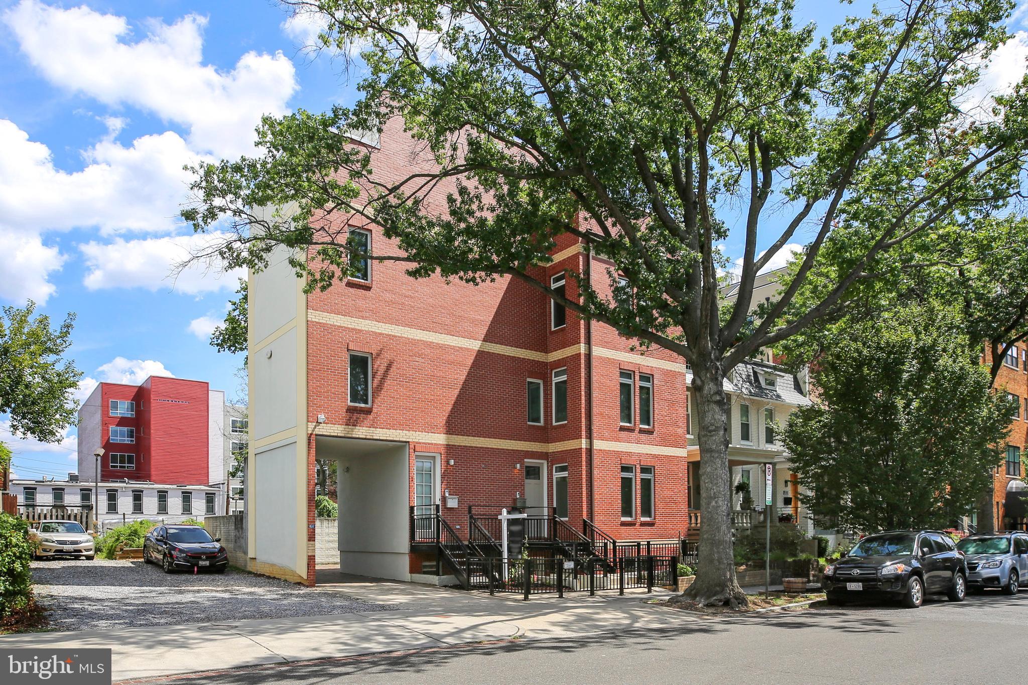 915 3RD STREET NE