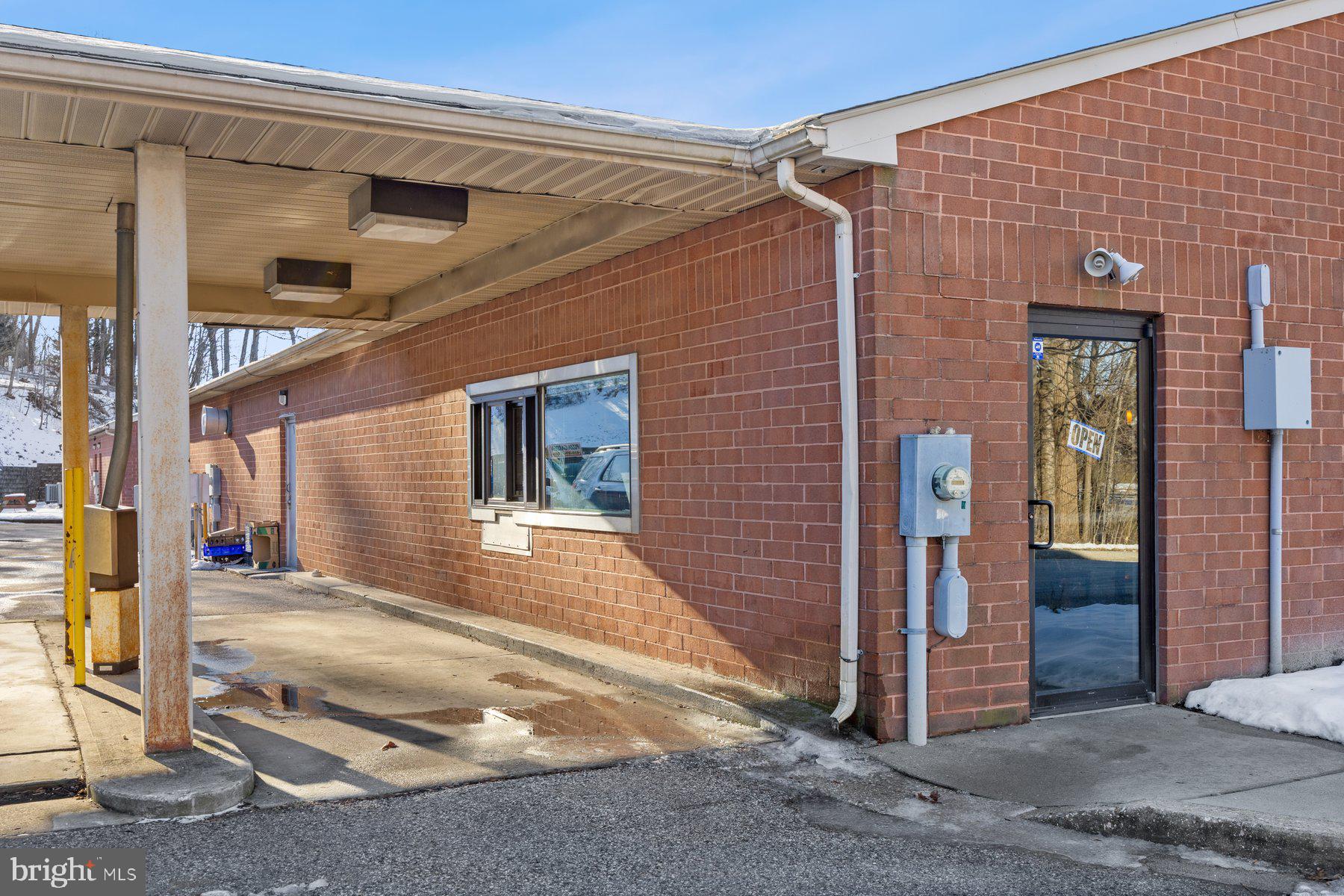 NONE AVAILABLE - Commercial Lease