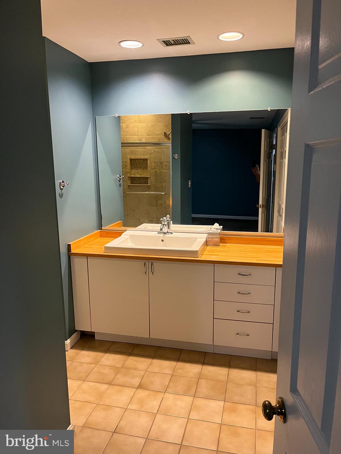 RIVA TRACE - Residential Lease