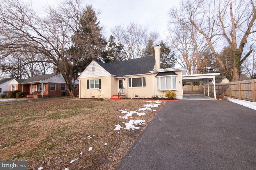Recently renovated 4-bedroom 2 bath house in down town Easton, close to all amenities.  Recent renovations include a new roof, new central a/c, all new windows, new kitchen and appliances, updated bathrooms, original hardwood floors re-finished, new carpet and new paint throughout the house.  This property also features a paved driveway, attached car port and fenced in back yard!