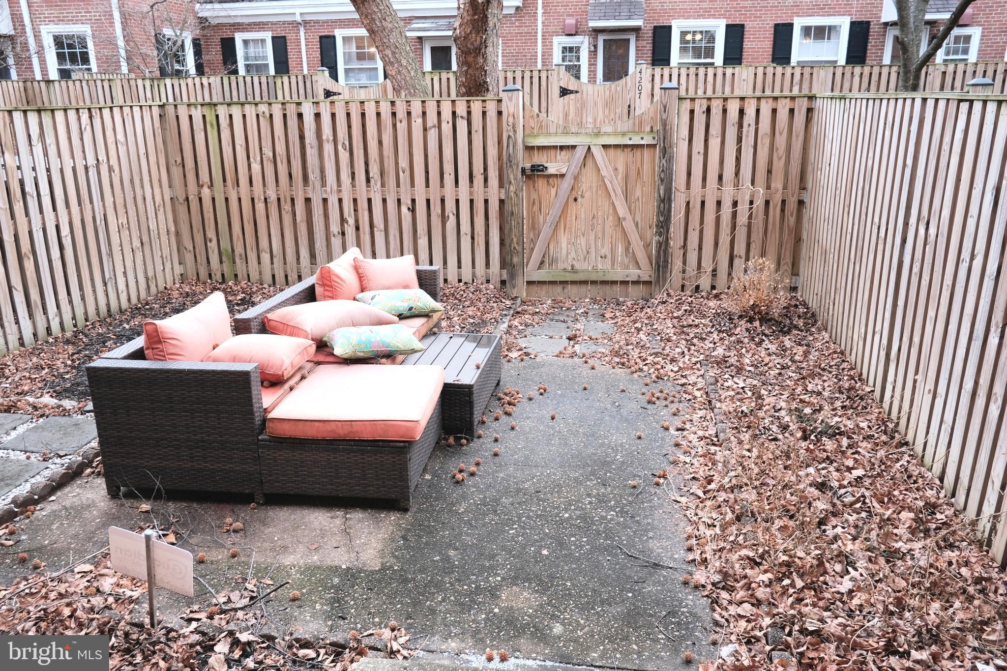 FAIRLINGTON MEADOWS - Residential