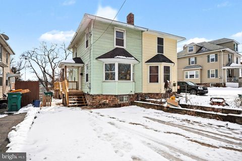 Townhouse For Sale - 40 E Columbia Road<br/> ENOLA, PA 17025