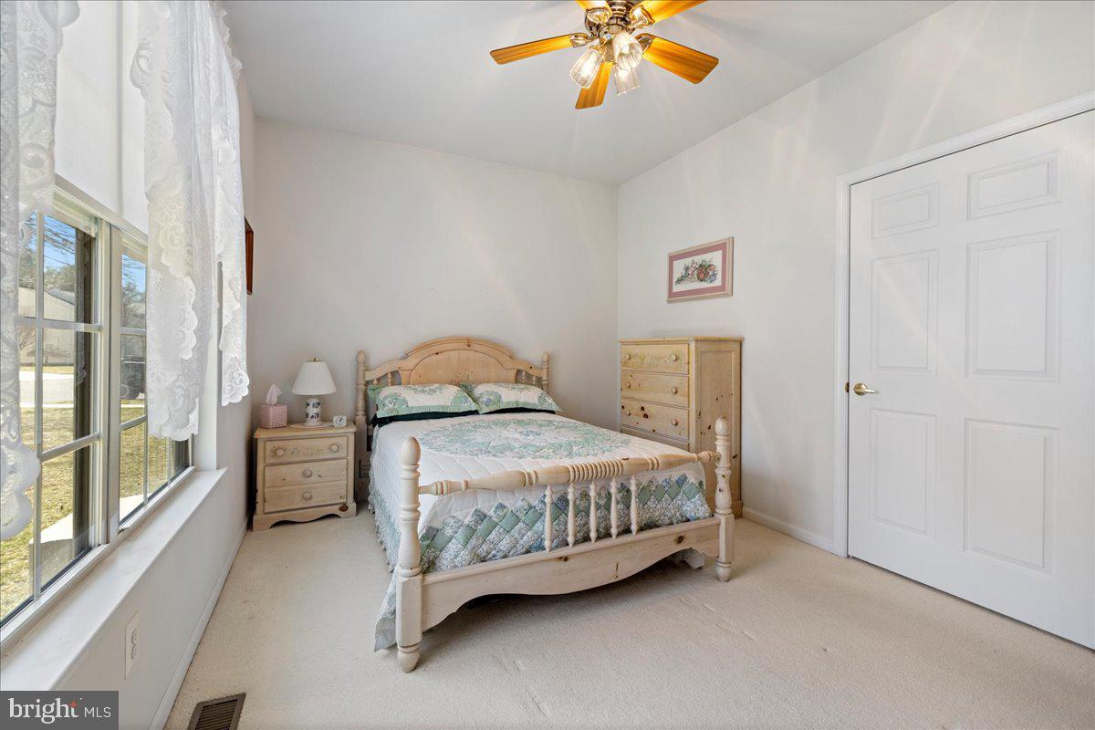 HERITAGE CR ESTS - Residential