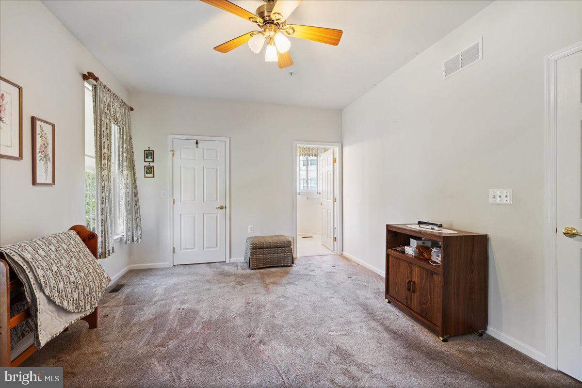 HERITAGE CR ESTS - Residential