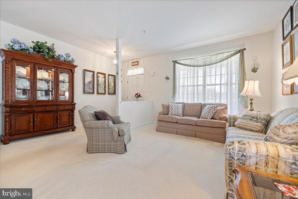 HERITAGE CR ESTS - Residential