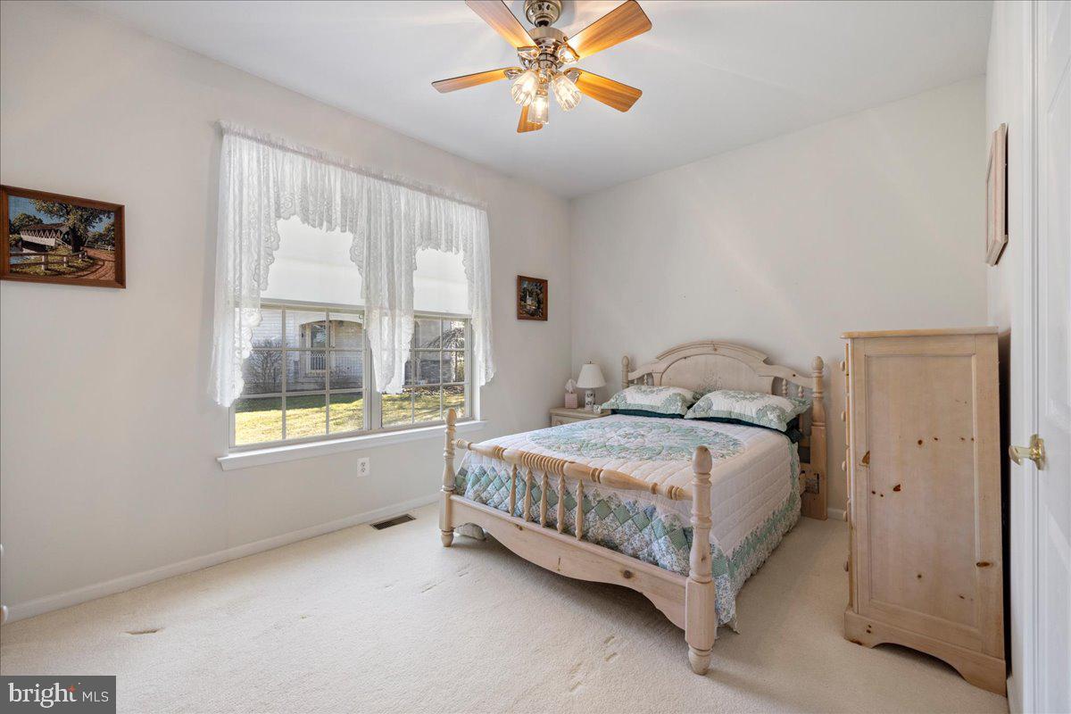 HERITAGE CR ESTS - Residential