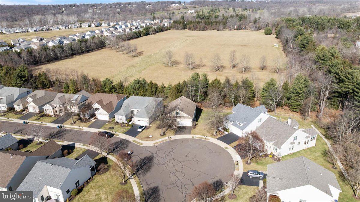 HERITAGE CR ESTS - Residential