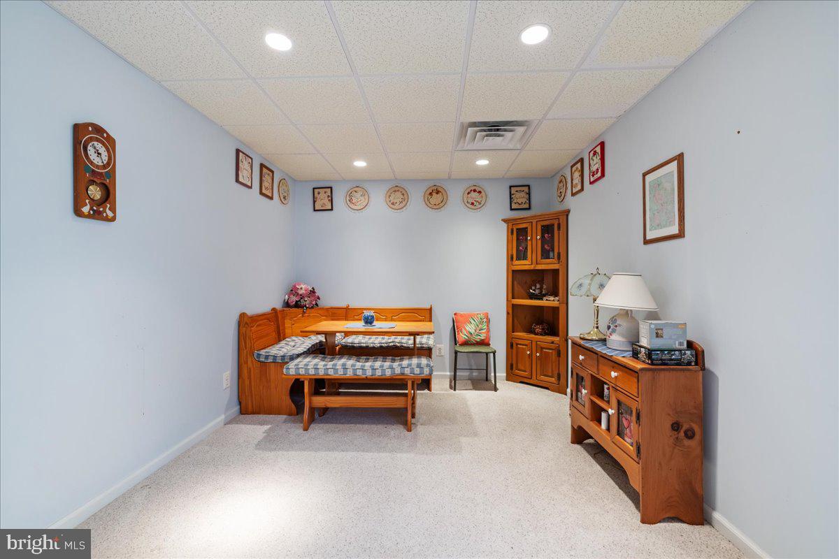 HERITAGE CR ESTS - Residential