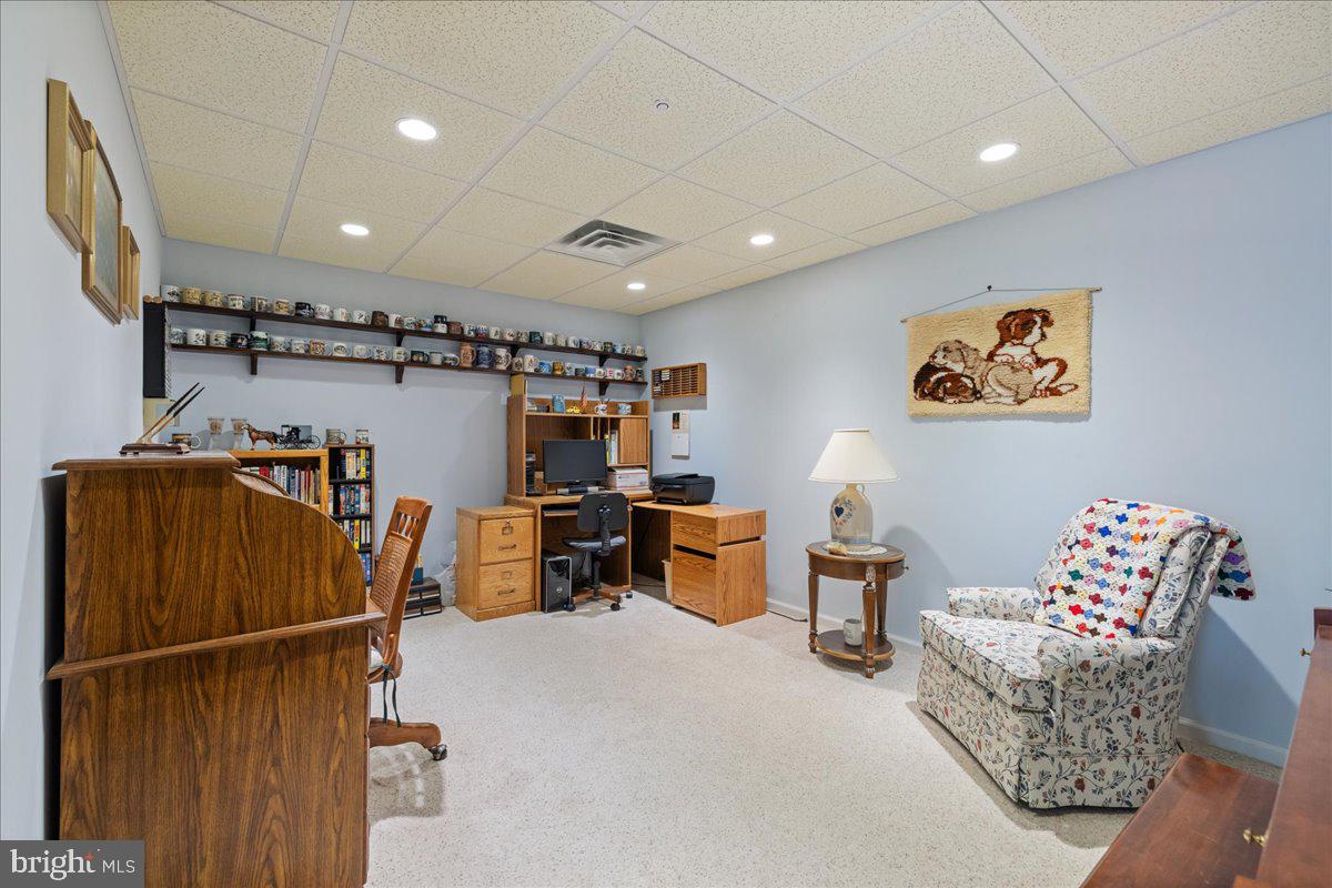 HERITAGE CR ESTS - Residential