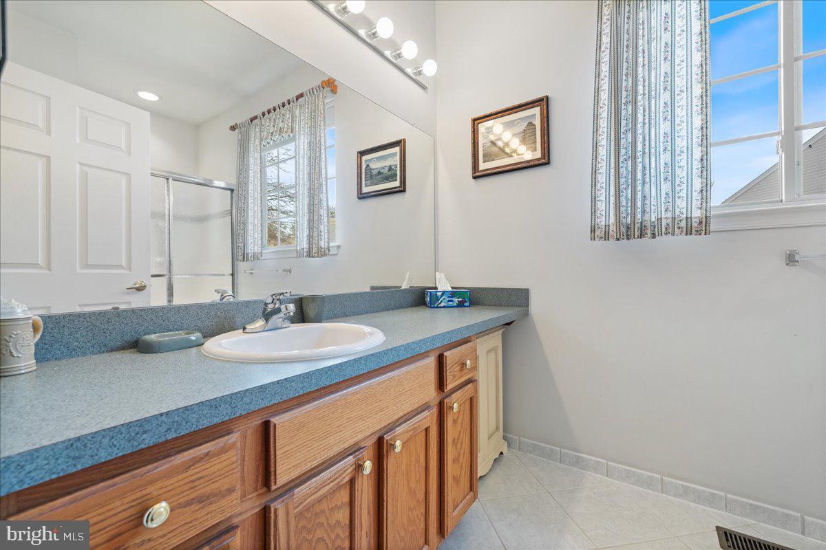 HERITAGE CR ESTS - Residential