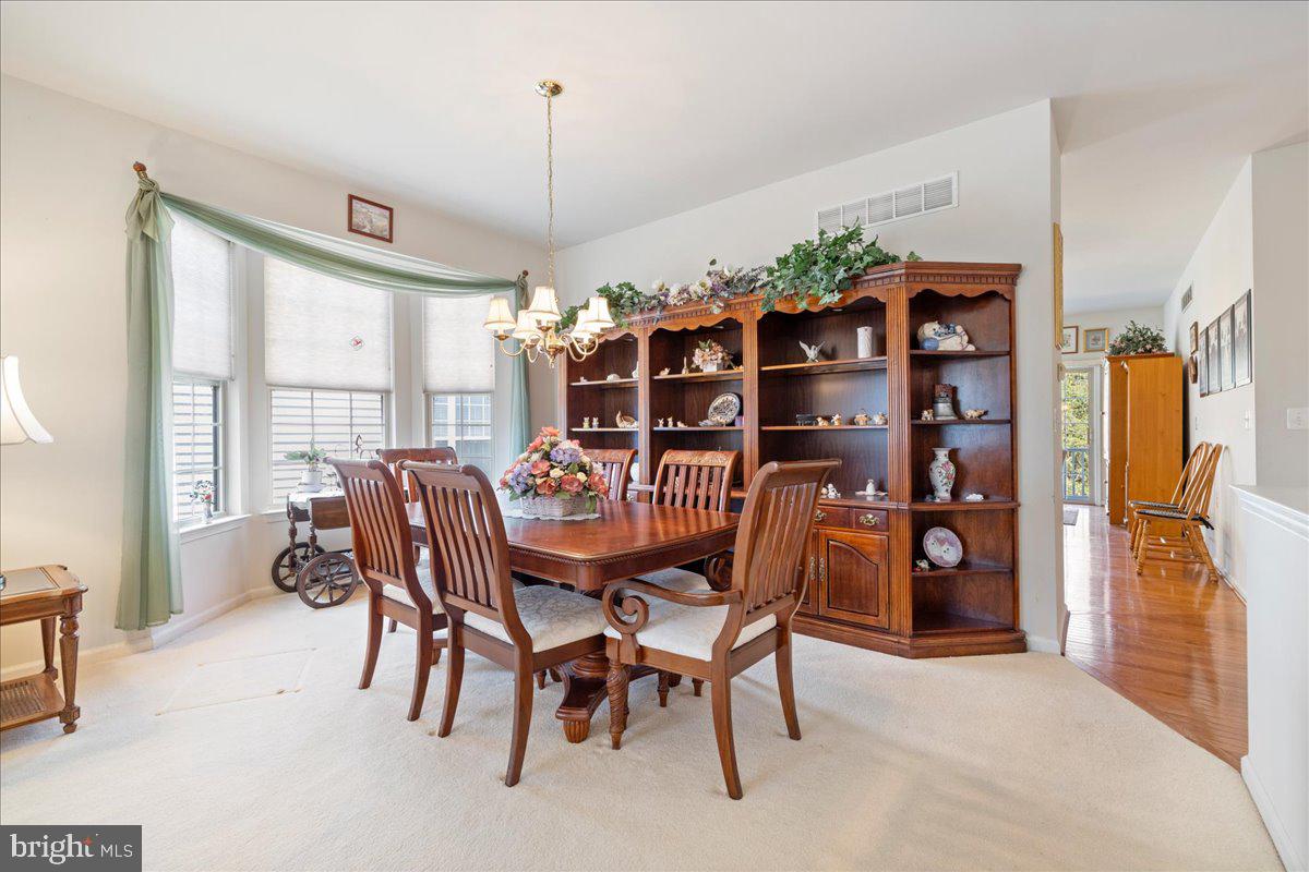 HERITAGE CR ESTS - Residential