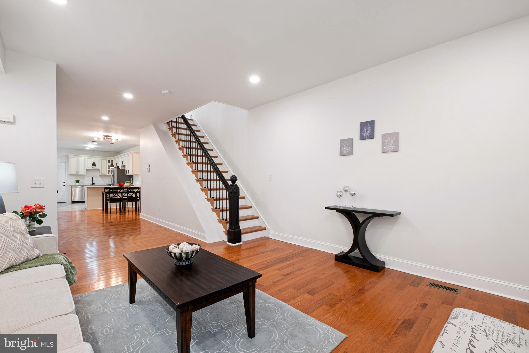 217 N FRANKLIN STREET