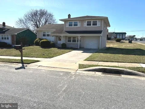 MLS: DENC2078734