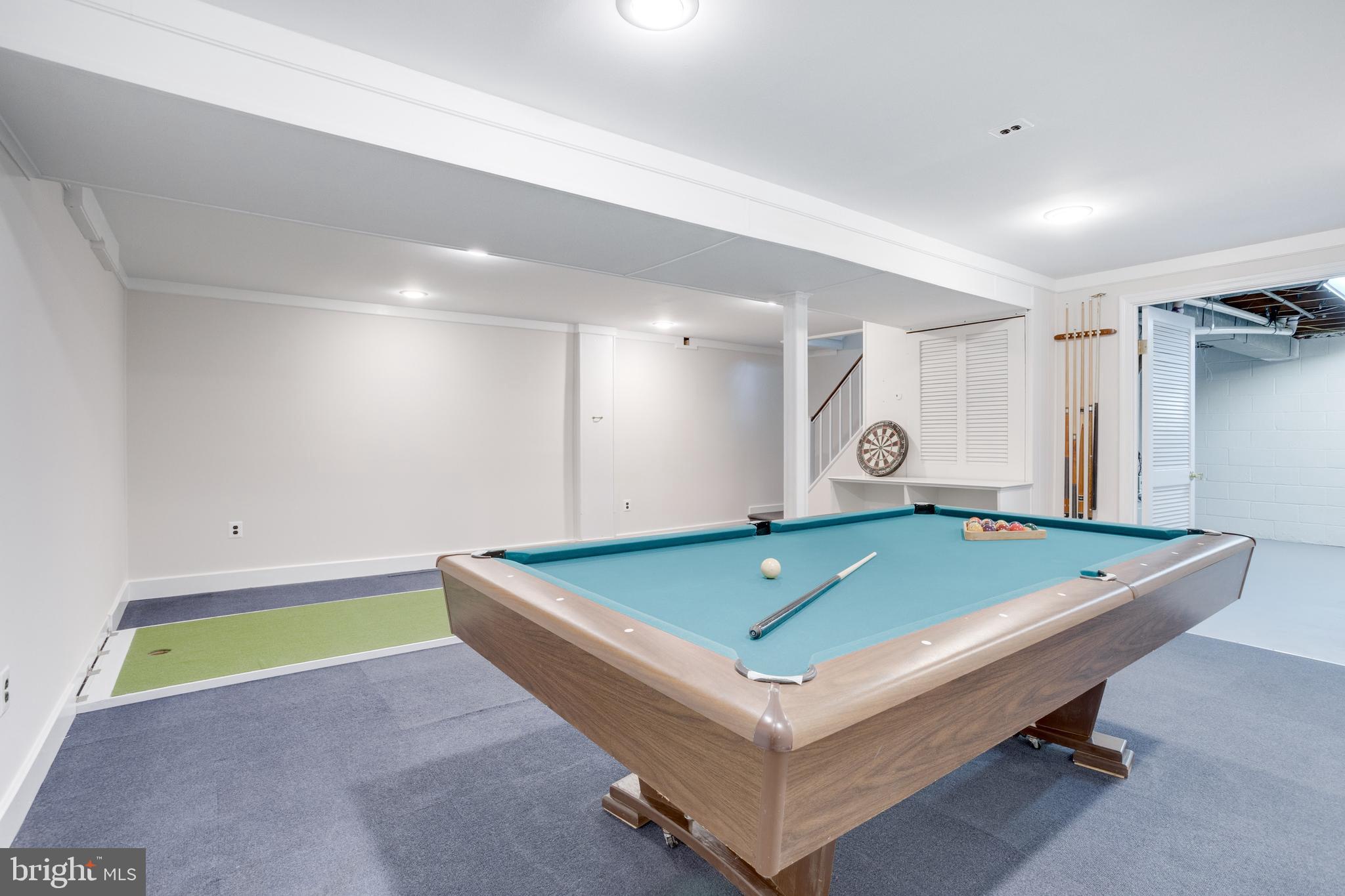 LAKE BRADDOCK - Residential