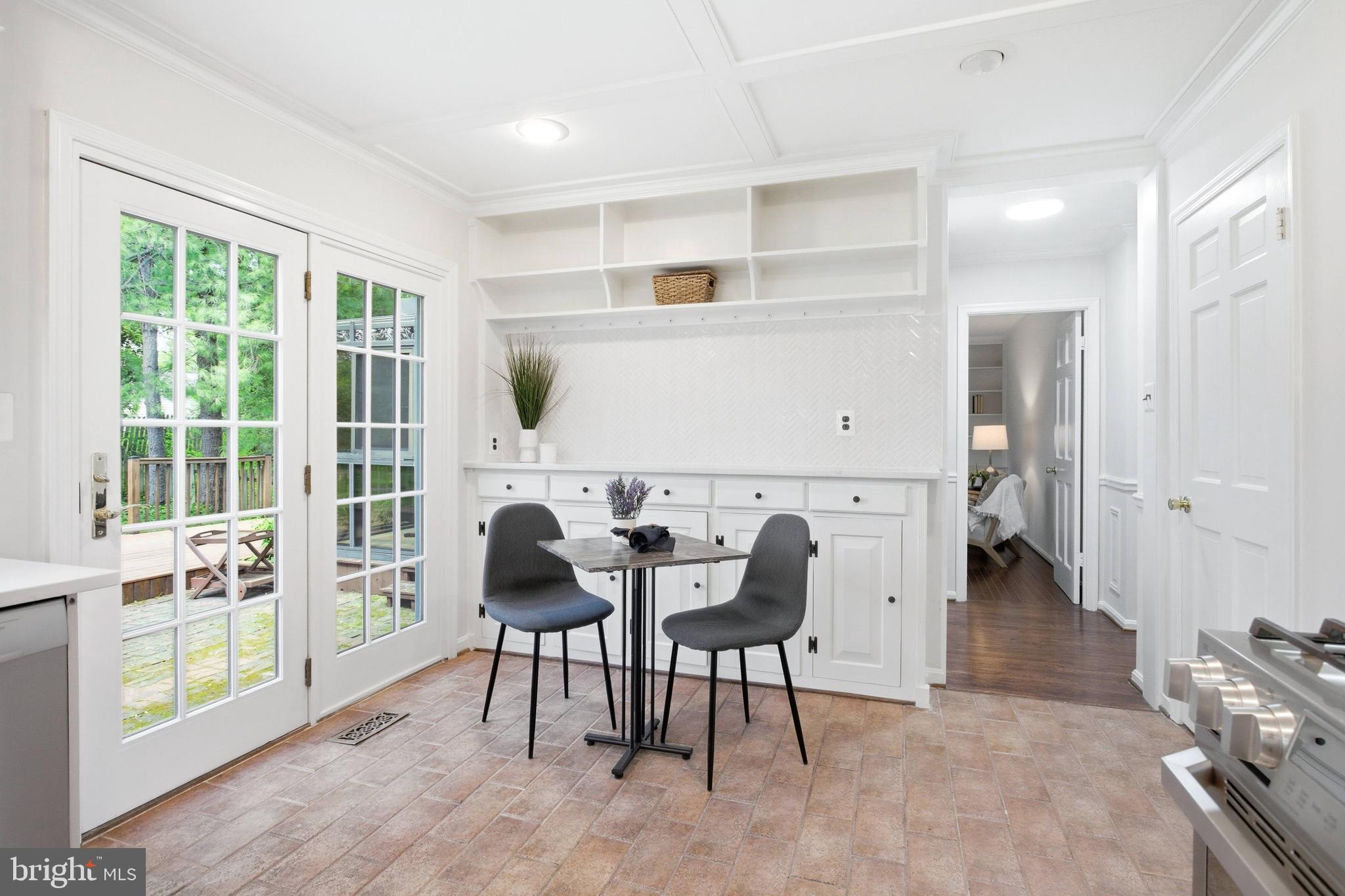 LAKE BRADDOCK - Residential