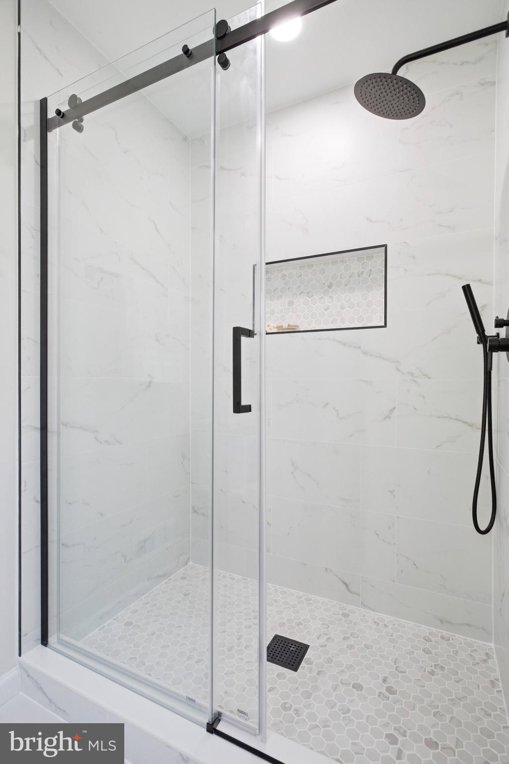 LAKE BRADDOCK - Residential