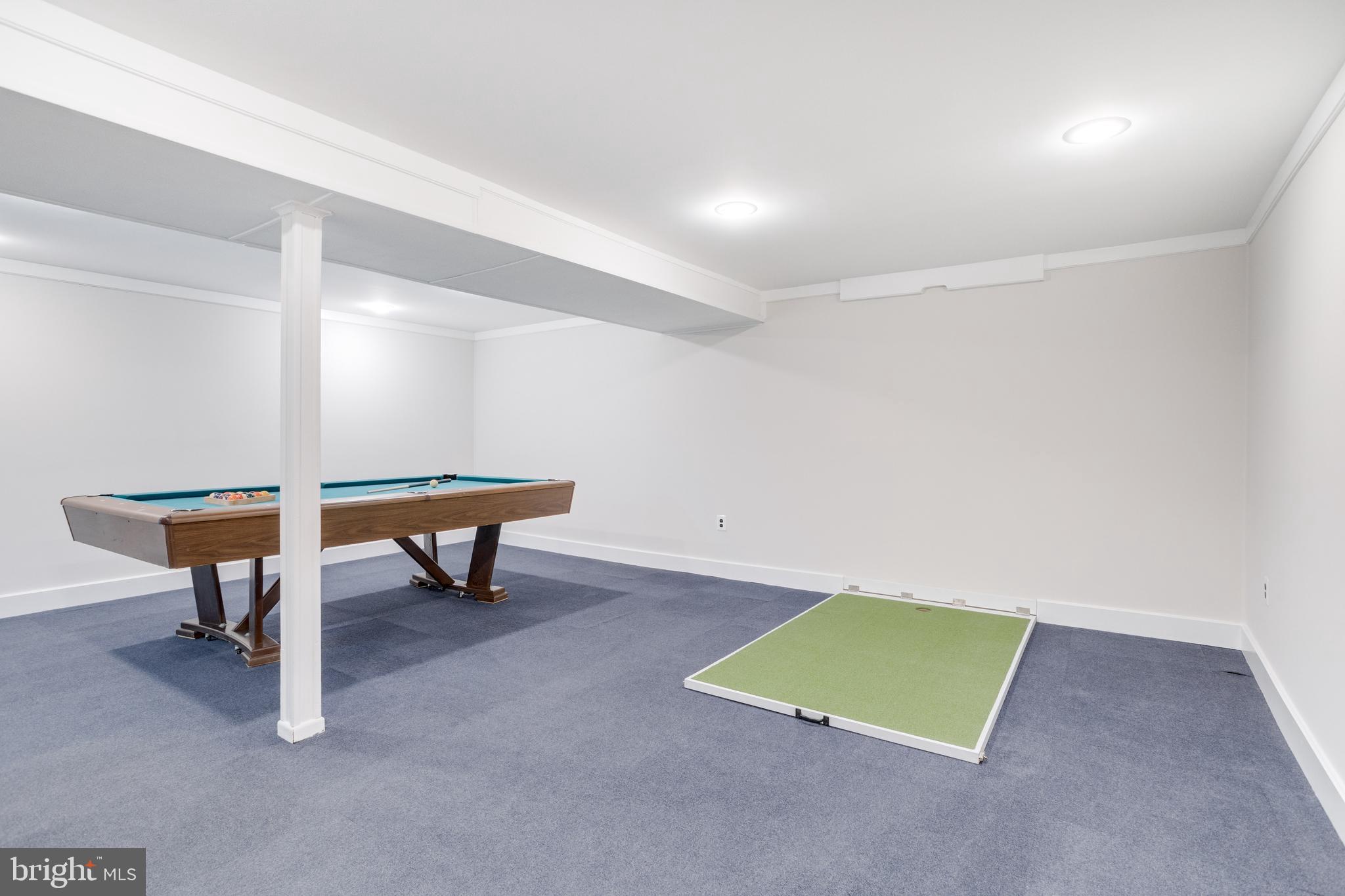 LAKE BRADDOCK - Residential