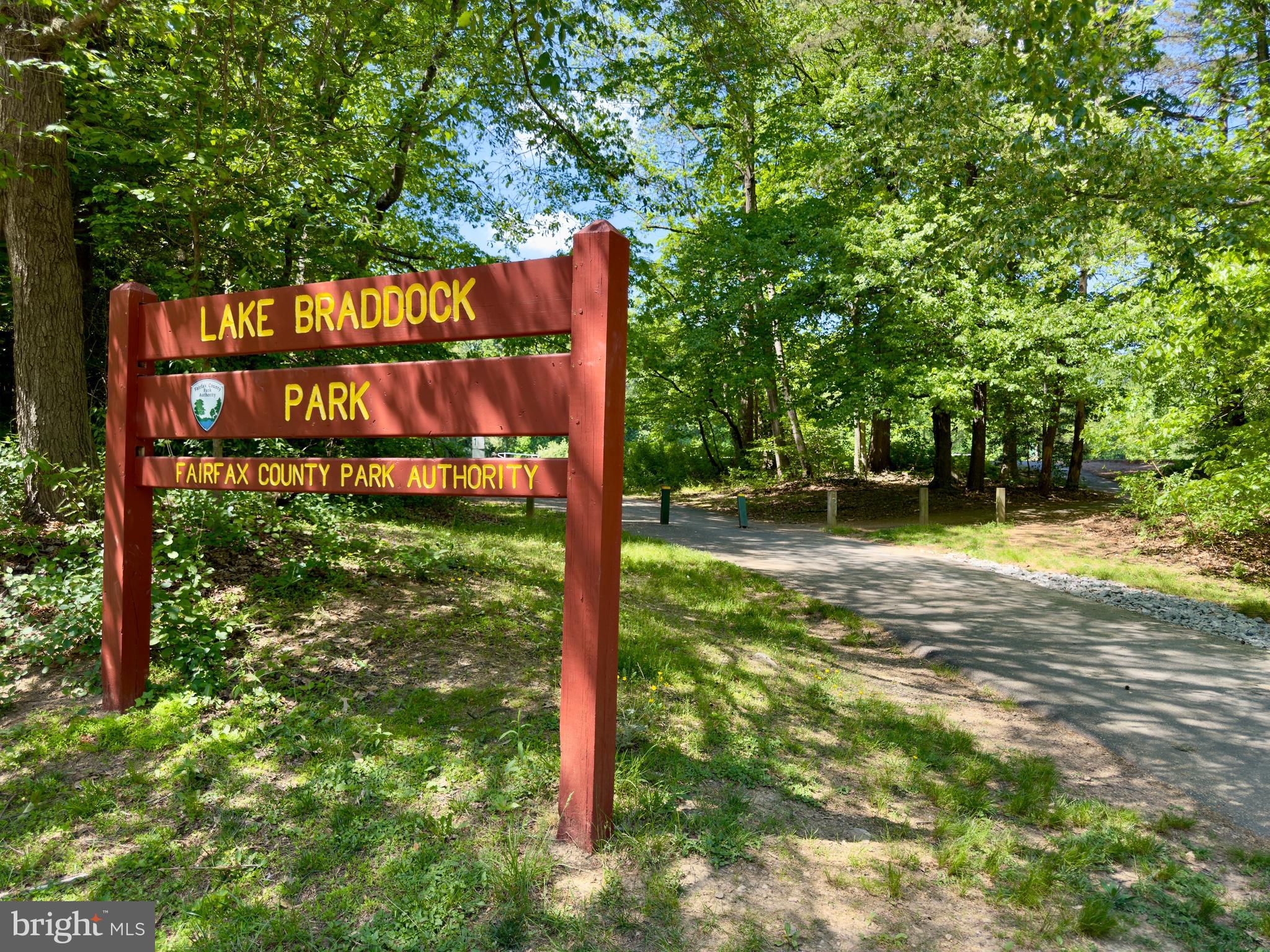 LAKE BRADDOCK - Residential