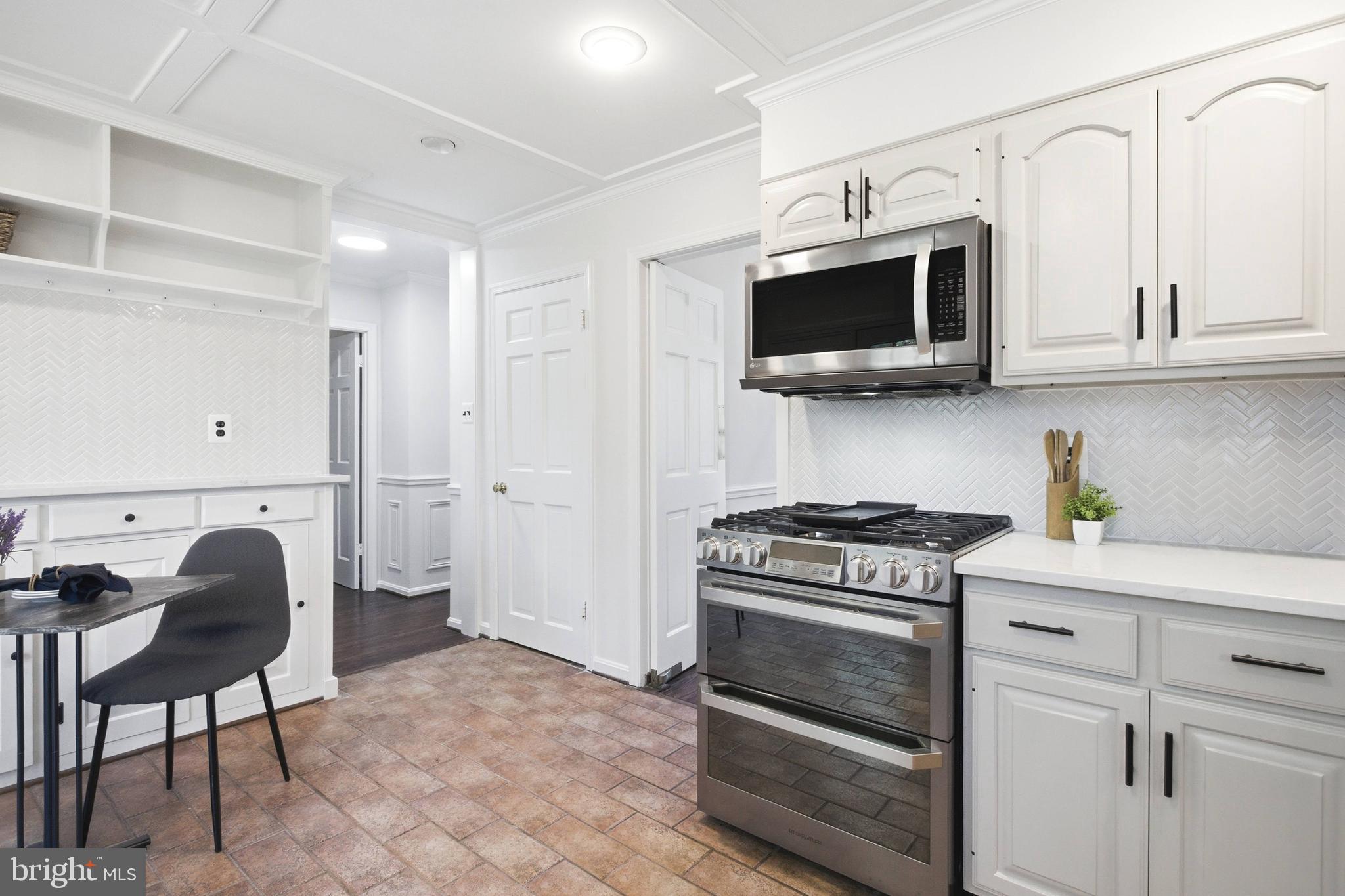 LAKE BRADDOCK - Residential