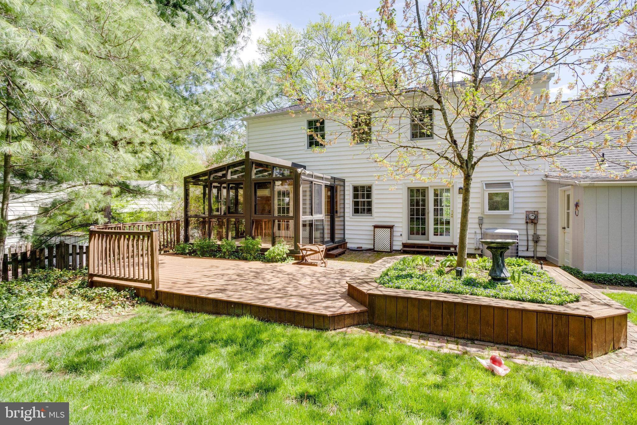 LAKE BRADDOCK - Residential