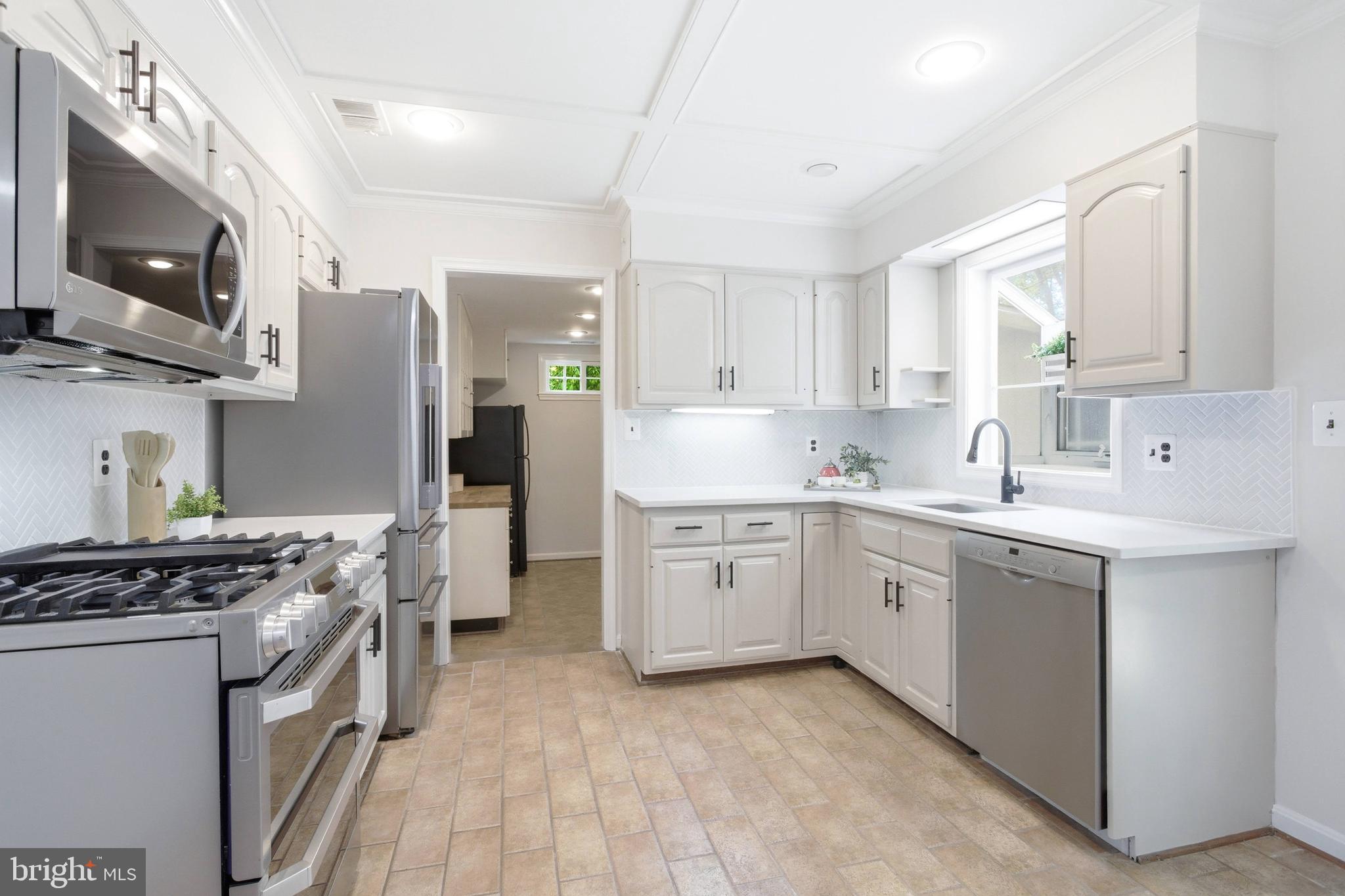 LAKE BRADDOCK - Residential