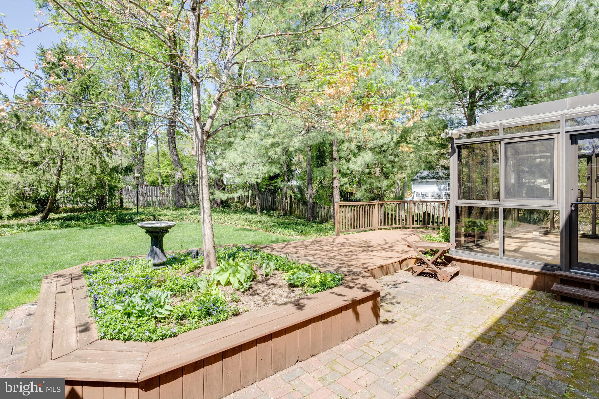 LAKE BRADDOCK - Residential