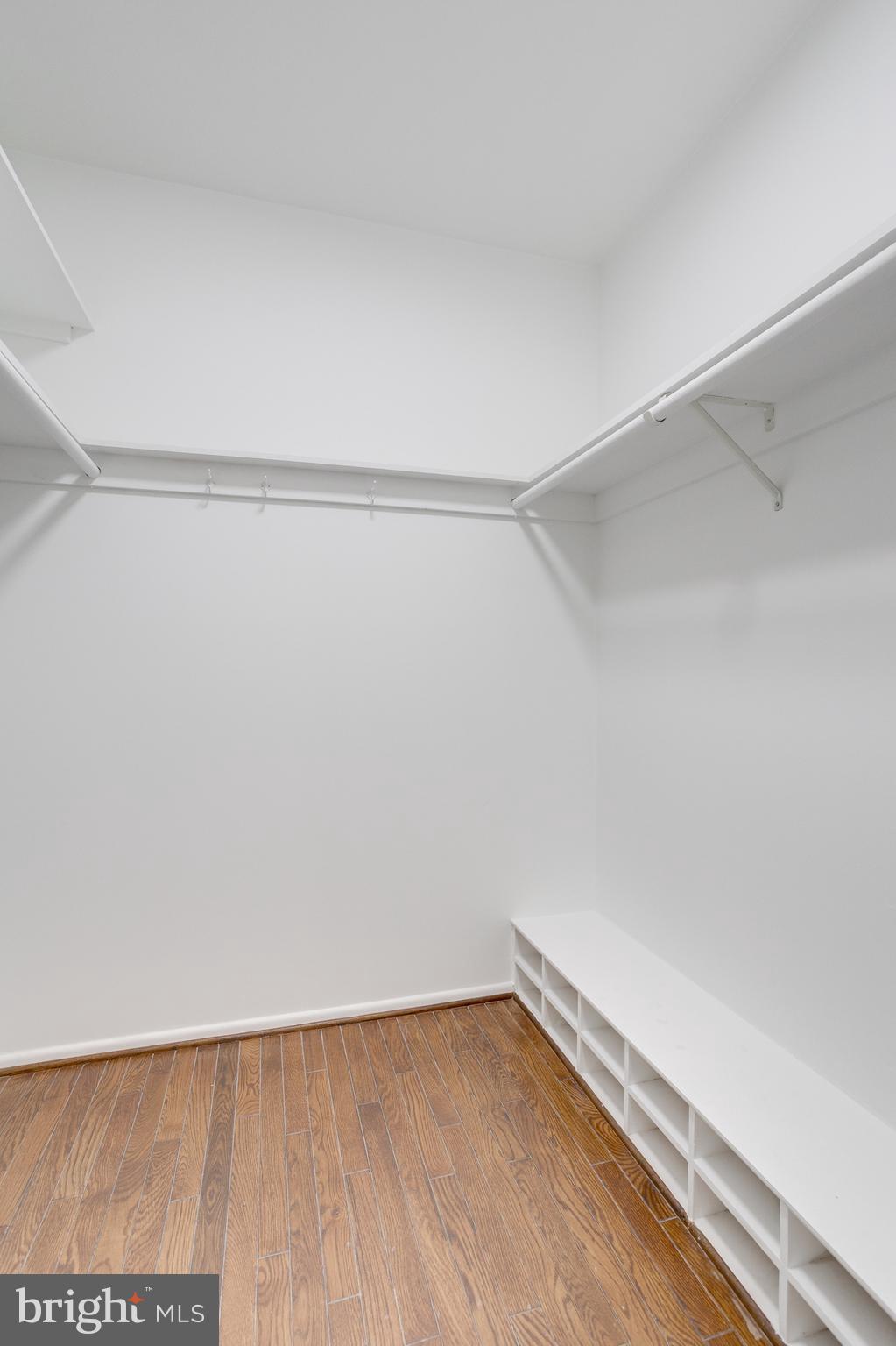 LAKE BRADDOCK - Residential