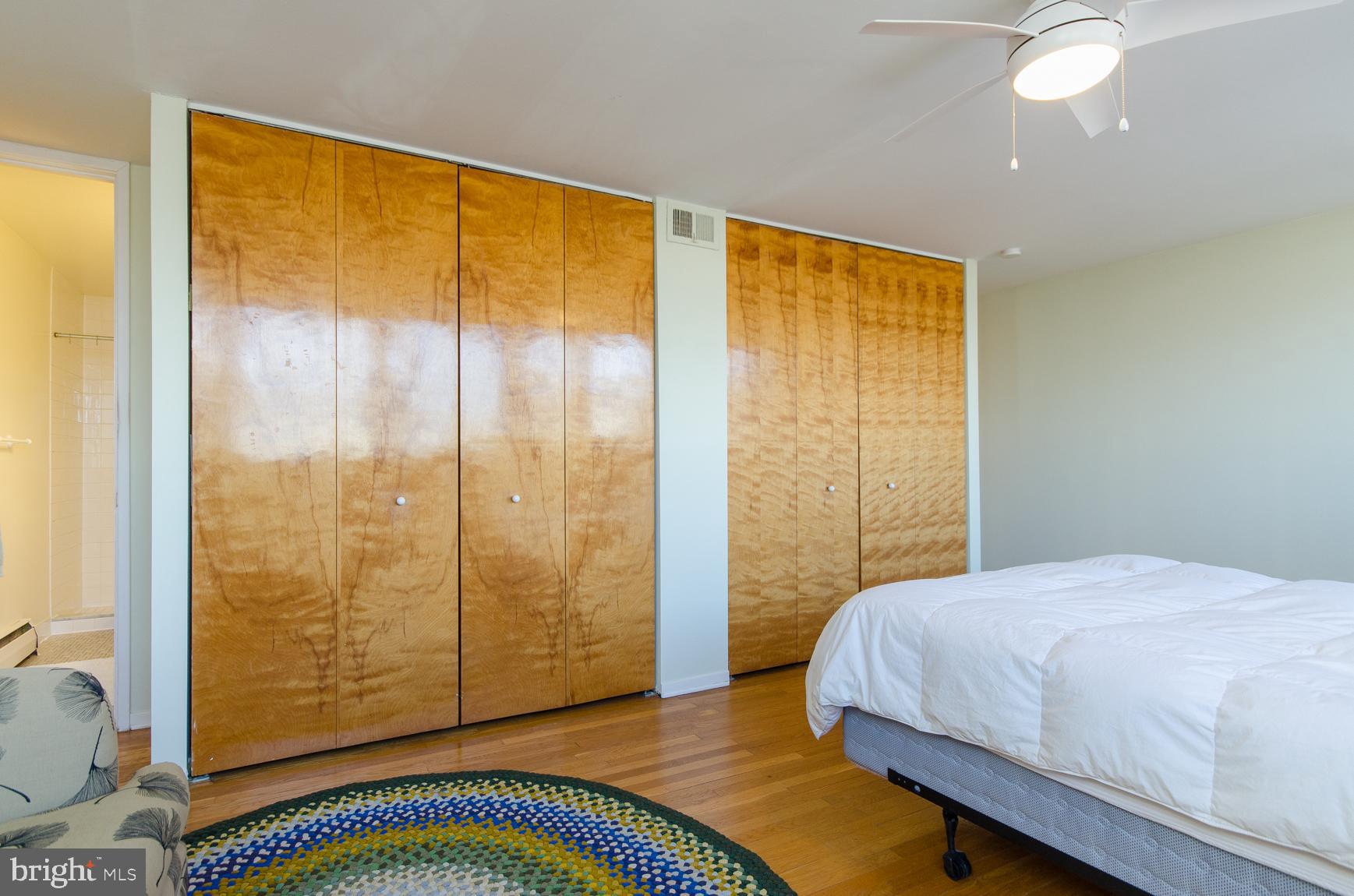 SOCIETY HILL - Residential