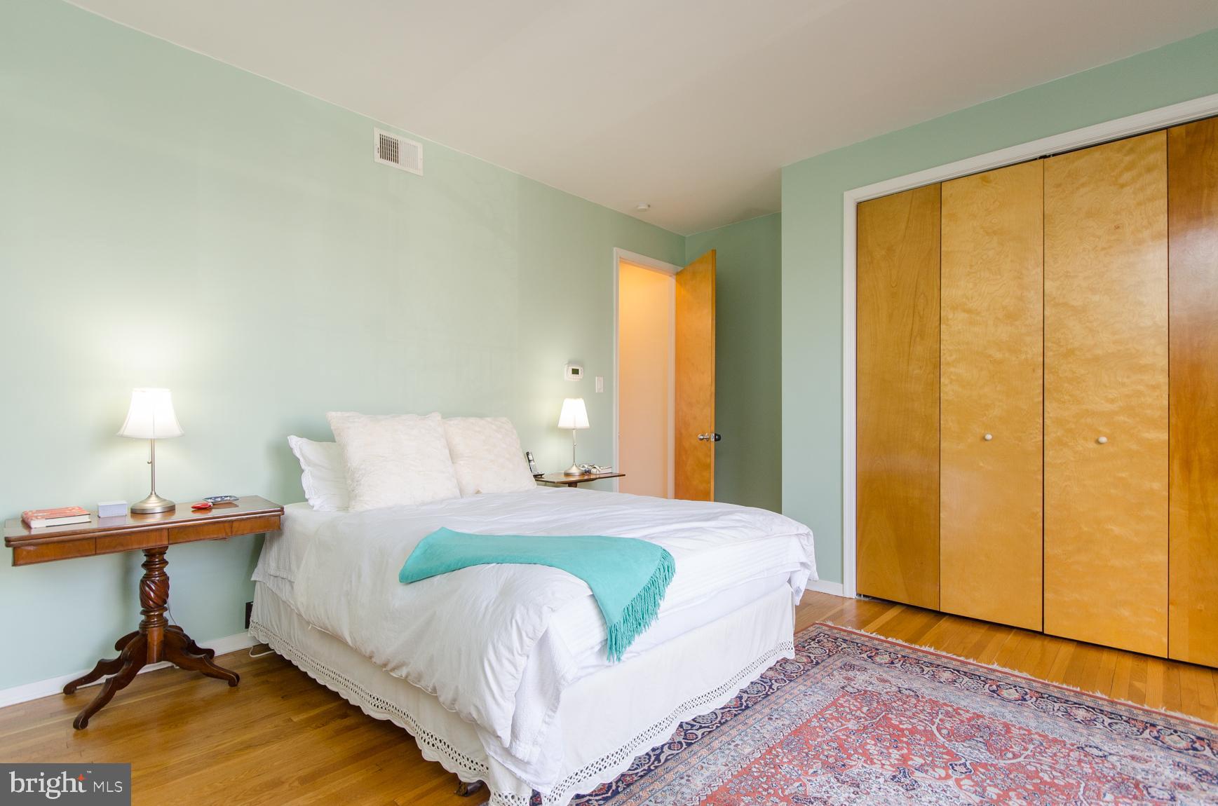 SOCIETY HILL - Residential