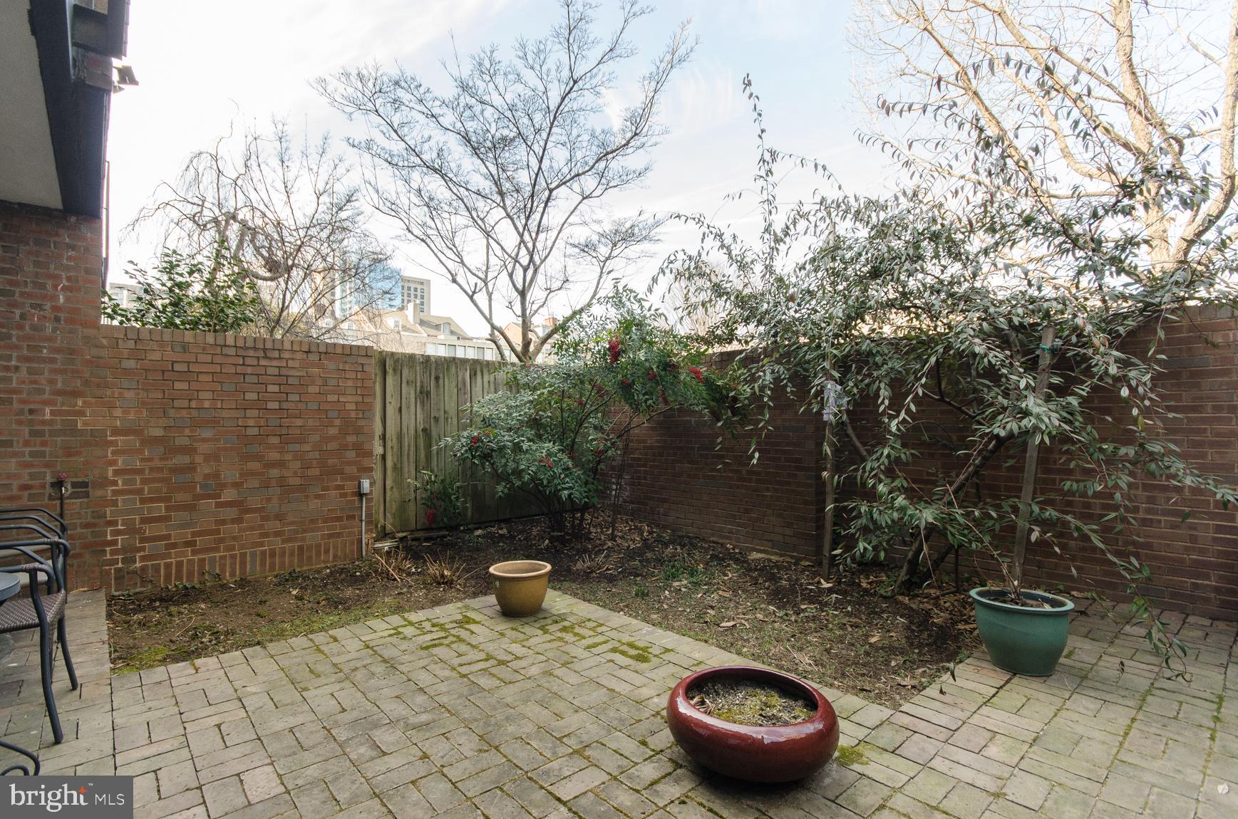 SOCIETY HILL - Residential