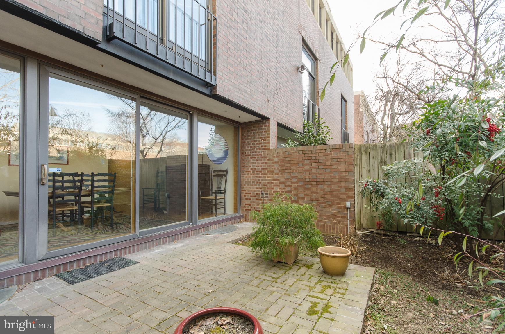 SOCIETY HILL - Residential