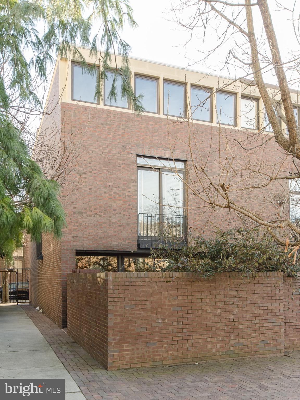 SOCIETY HILL - Residential