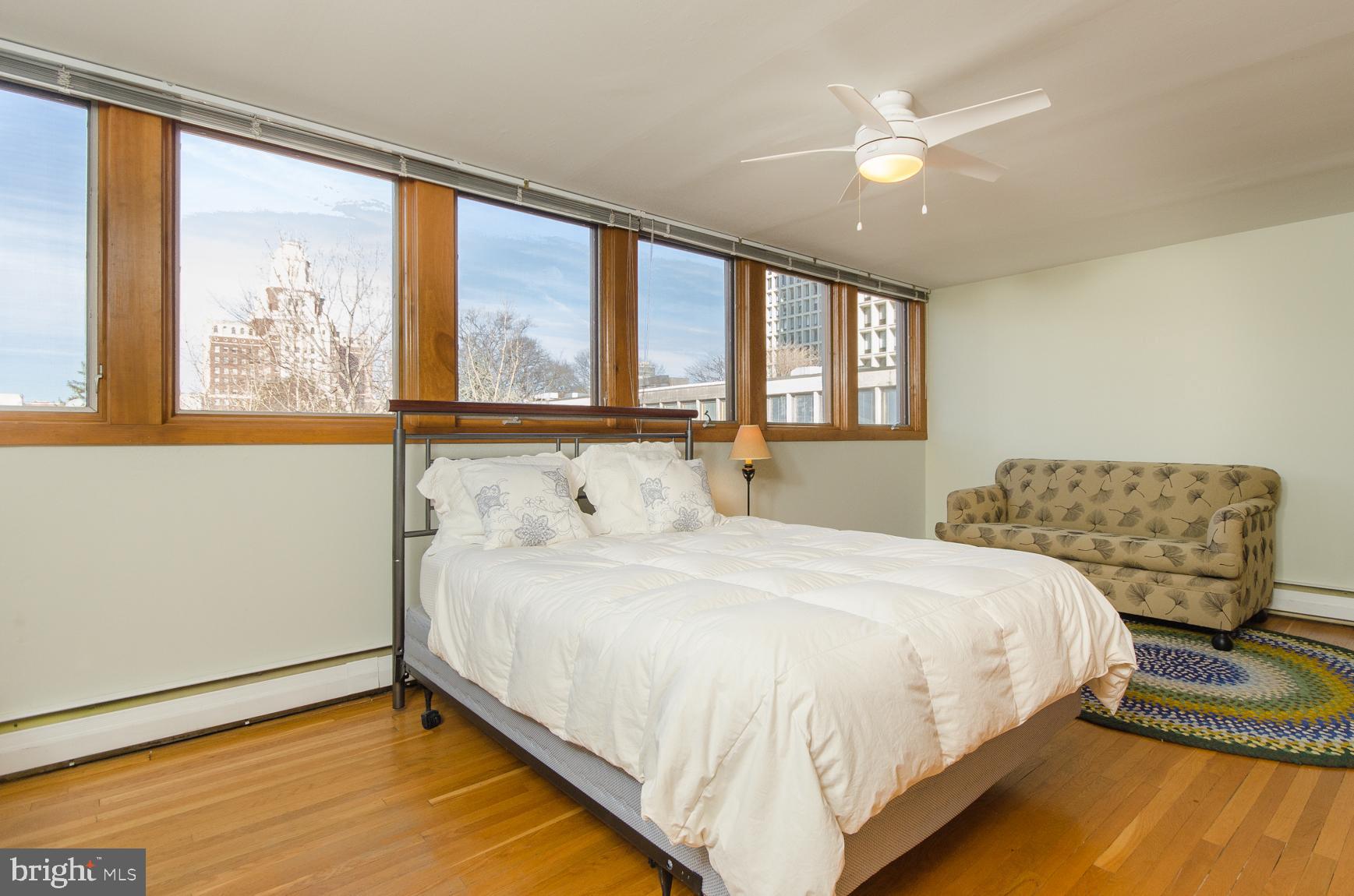 SOCIETY HILL - Residential