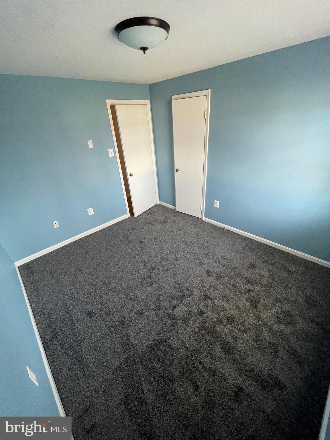 PINEWOOD HILL - Residential Lease