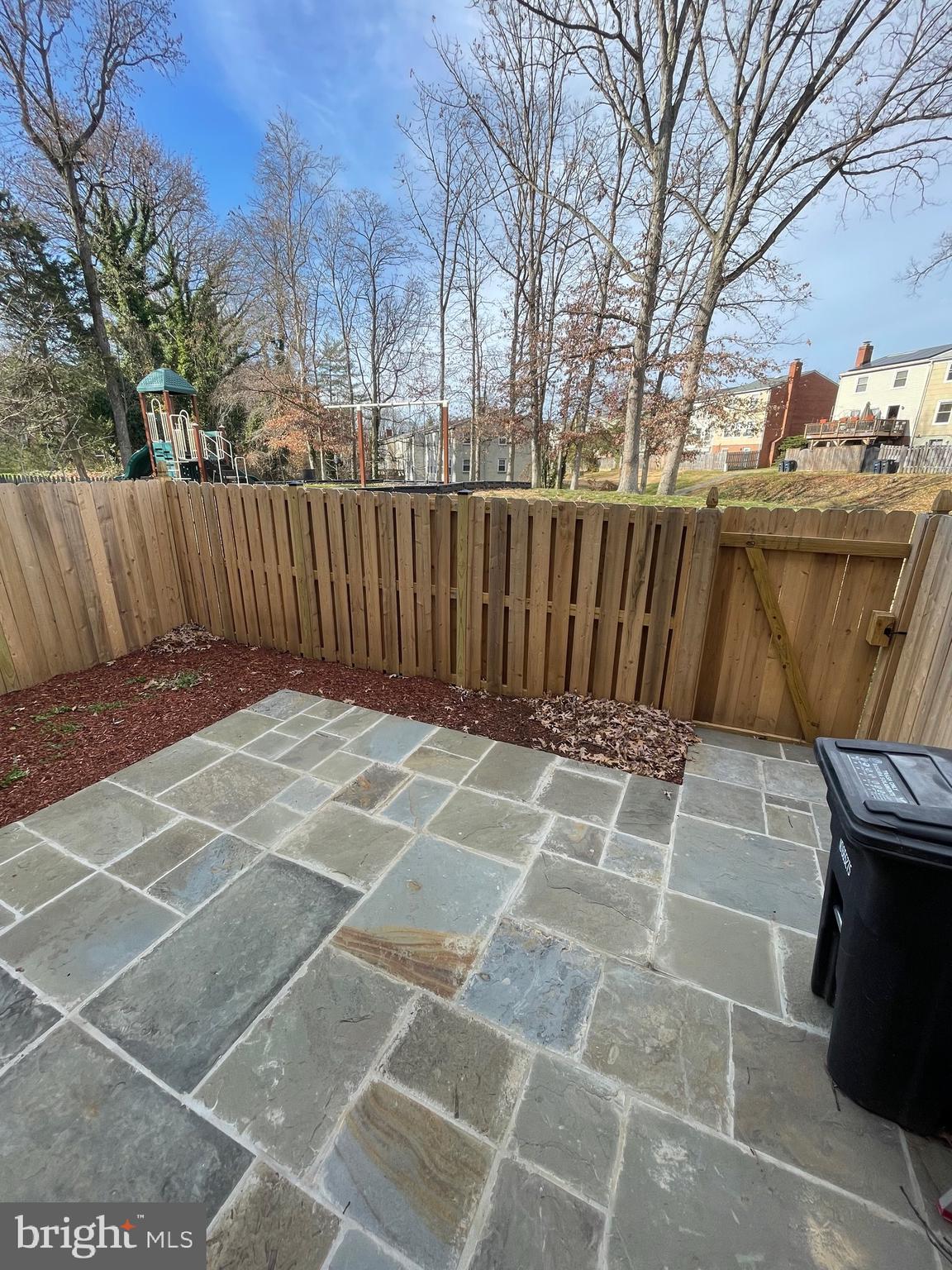 PINEWOOD HILL - Residential Lease