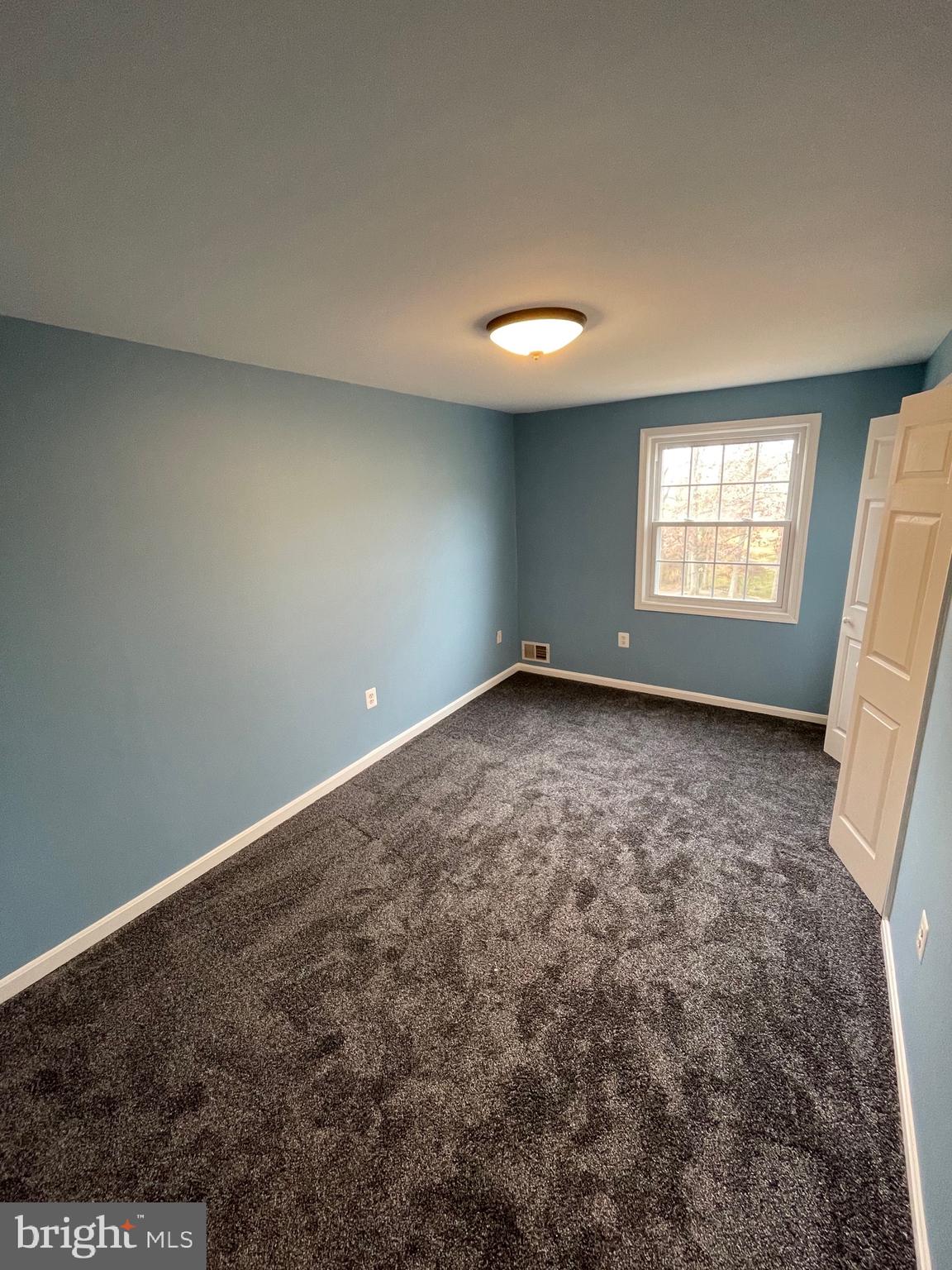 PINEWOOD HILL - Residential Lease