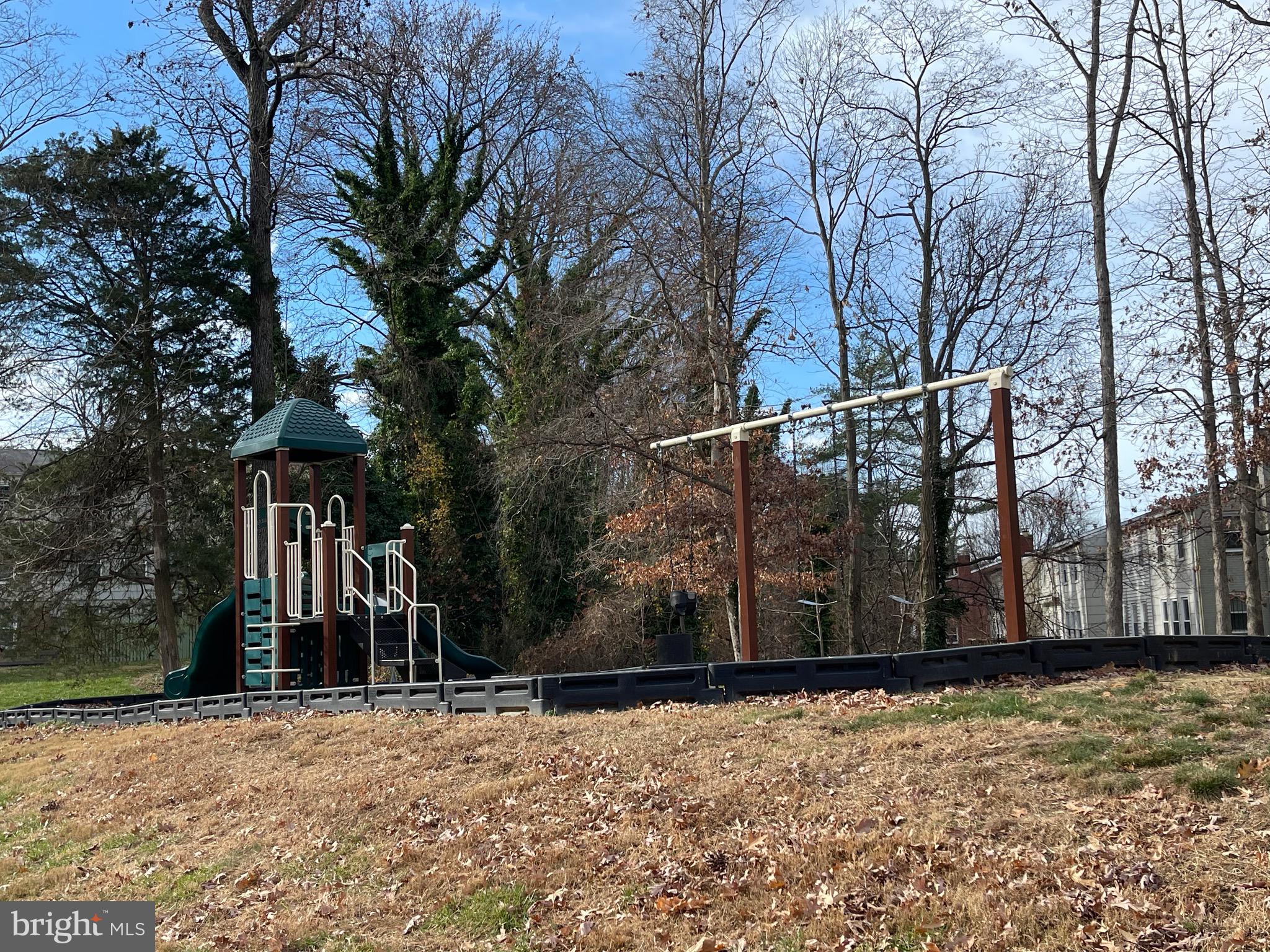 PINEWOOD HILL - Residential Lease