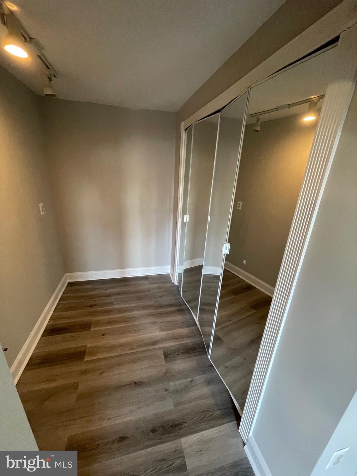 PINEWOOD HILL - Residential Lease