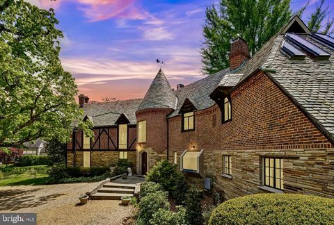 Photo of 5908 Bradley Boulevard, BETHESDA, MD 20814 (MLS # MDMC2143526) Photo of 5908 Bradley Boulevard, BETHESDA, MD 20814 (MLS # MDMC2143526)