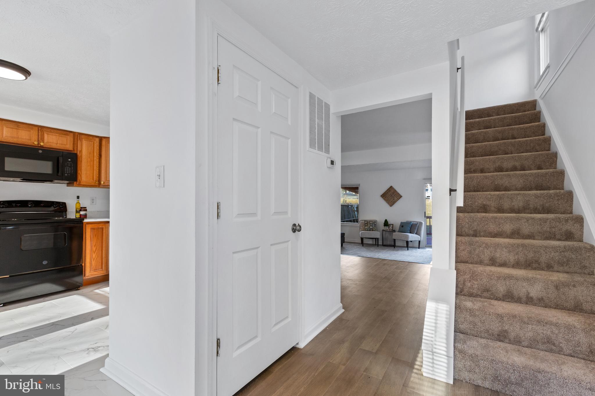 VILLAGE OF KINGS CONTRIVANCE - Residential Lease