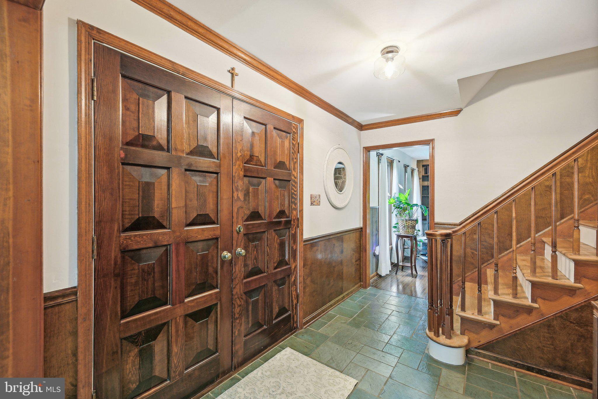 ROLLING KNOLLS - Residential