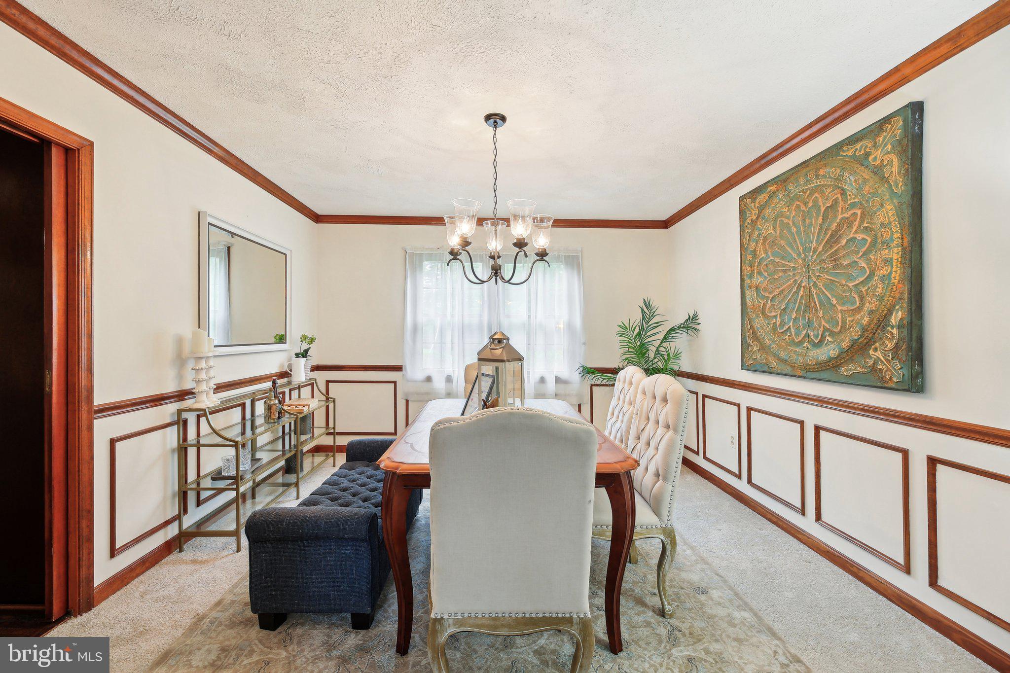 ROLLING KNOLLS - Residential