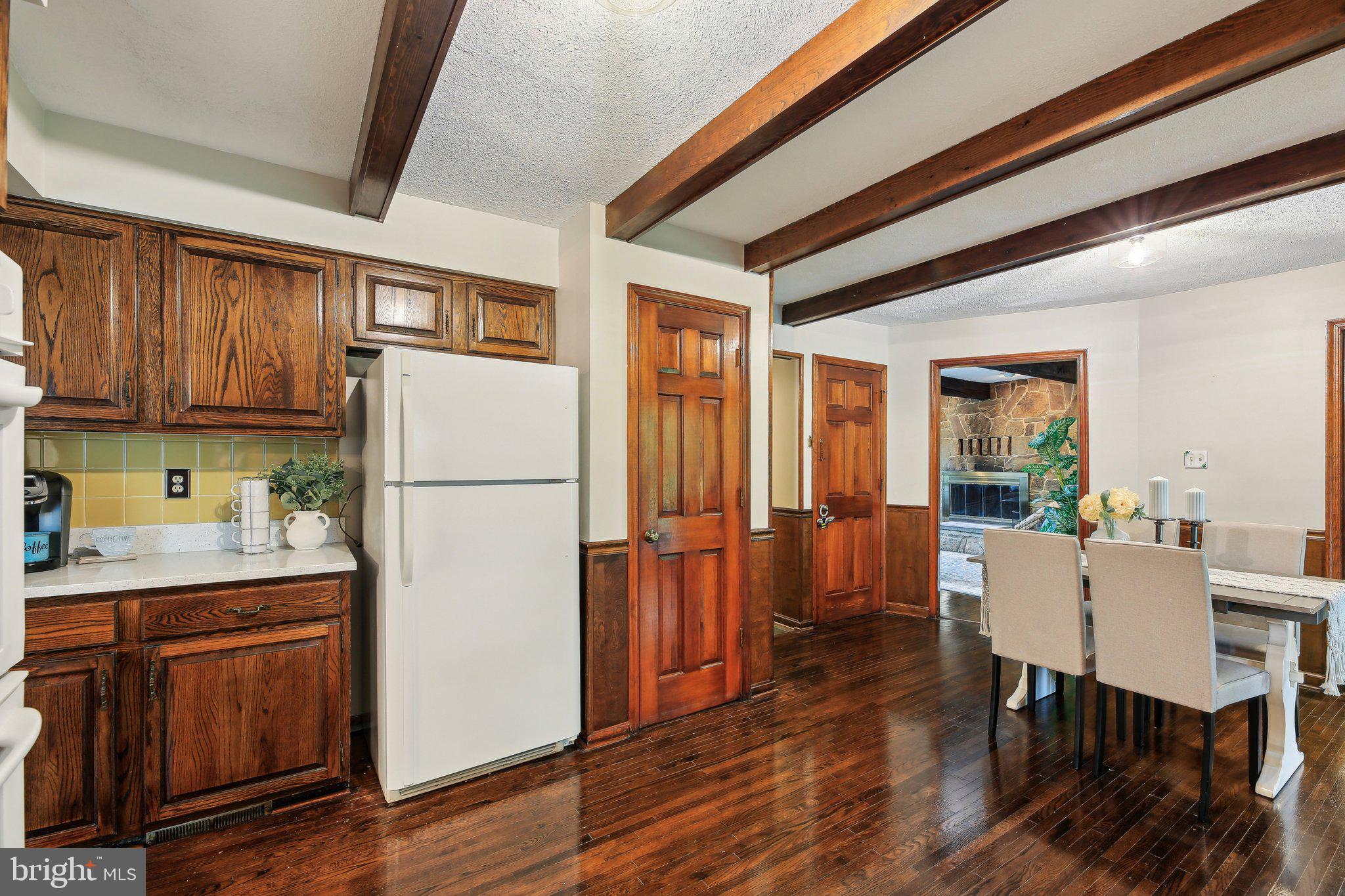 ROLLING KNOLLS - Residential