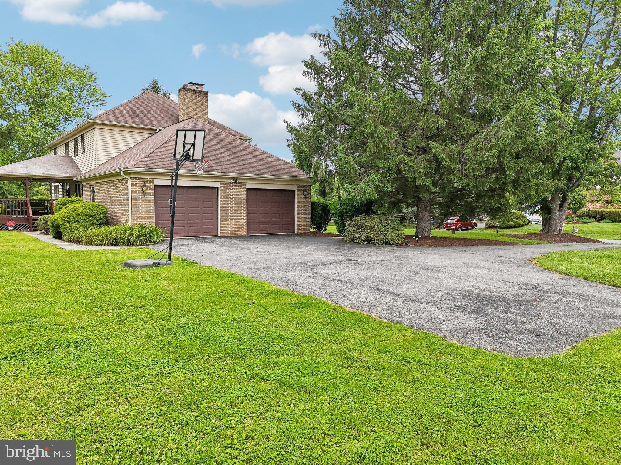 ROLLING KNOLLS - Residential