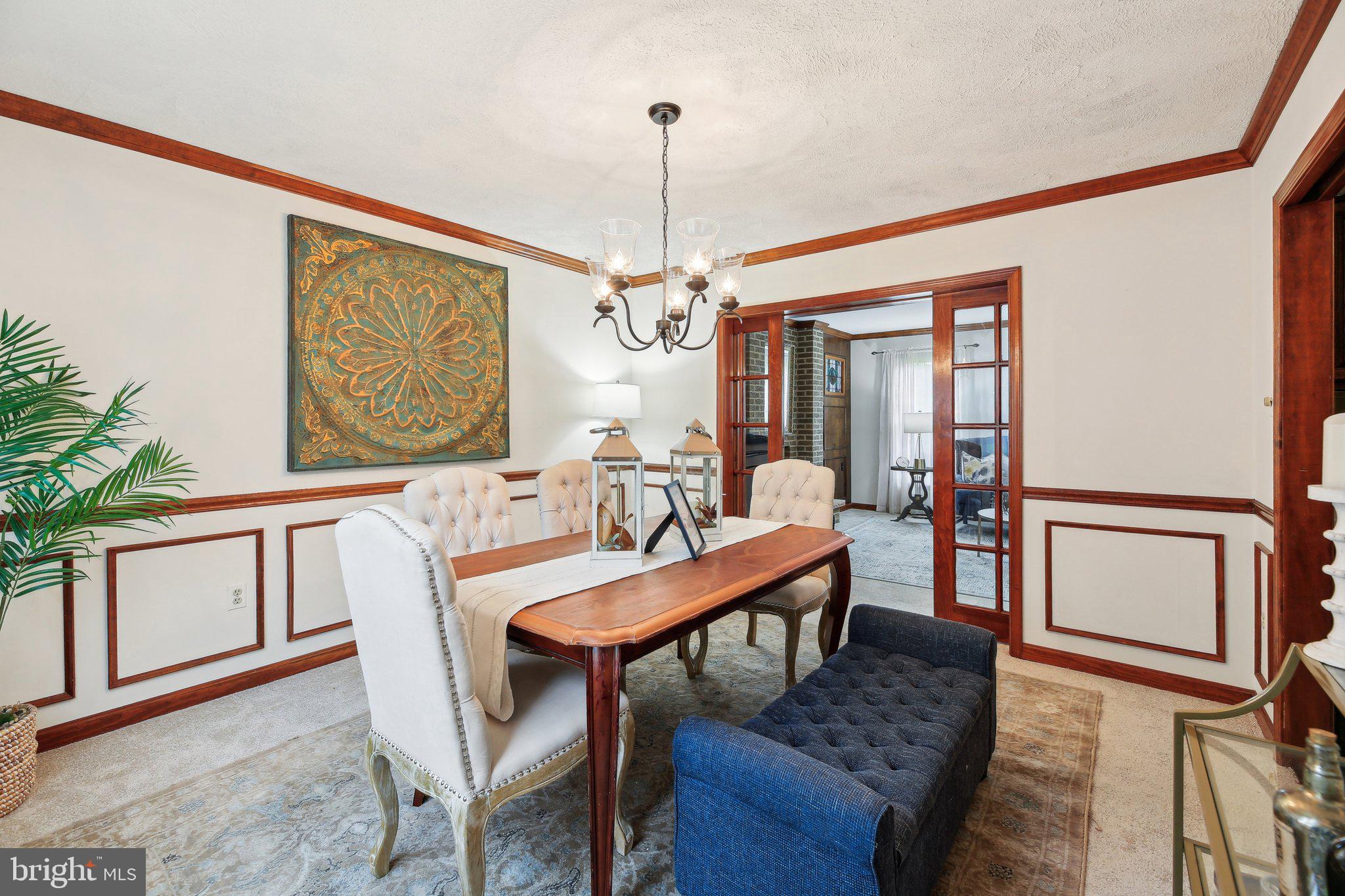 ROLLING KNOLLS - Residential