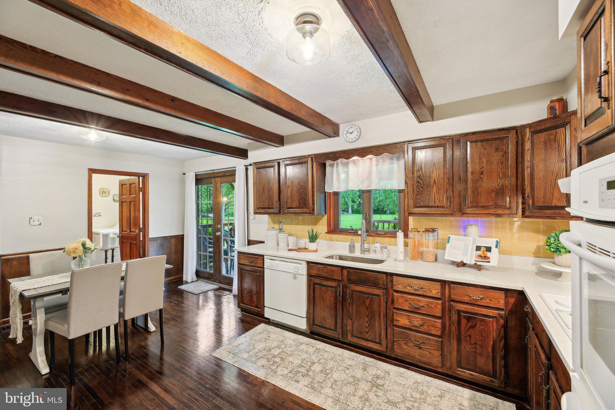 ROLLING KNOLLS - Residential