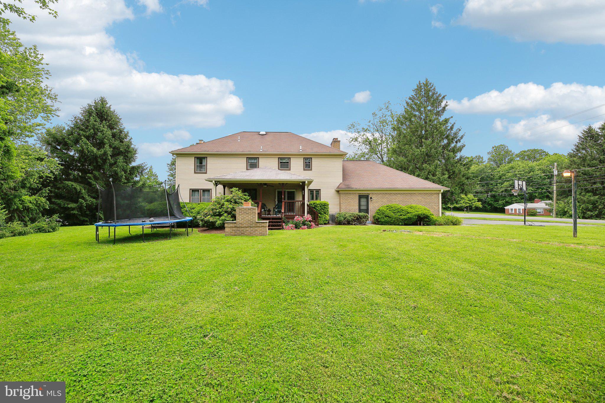 ROLLING KNOLLS - Residential