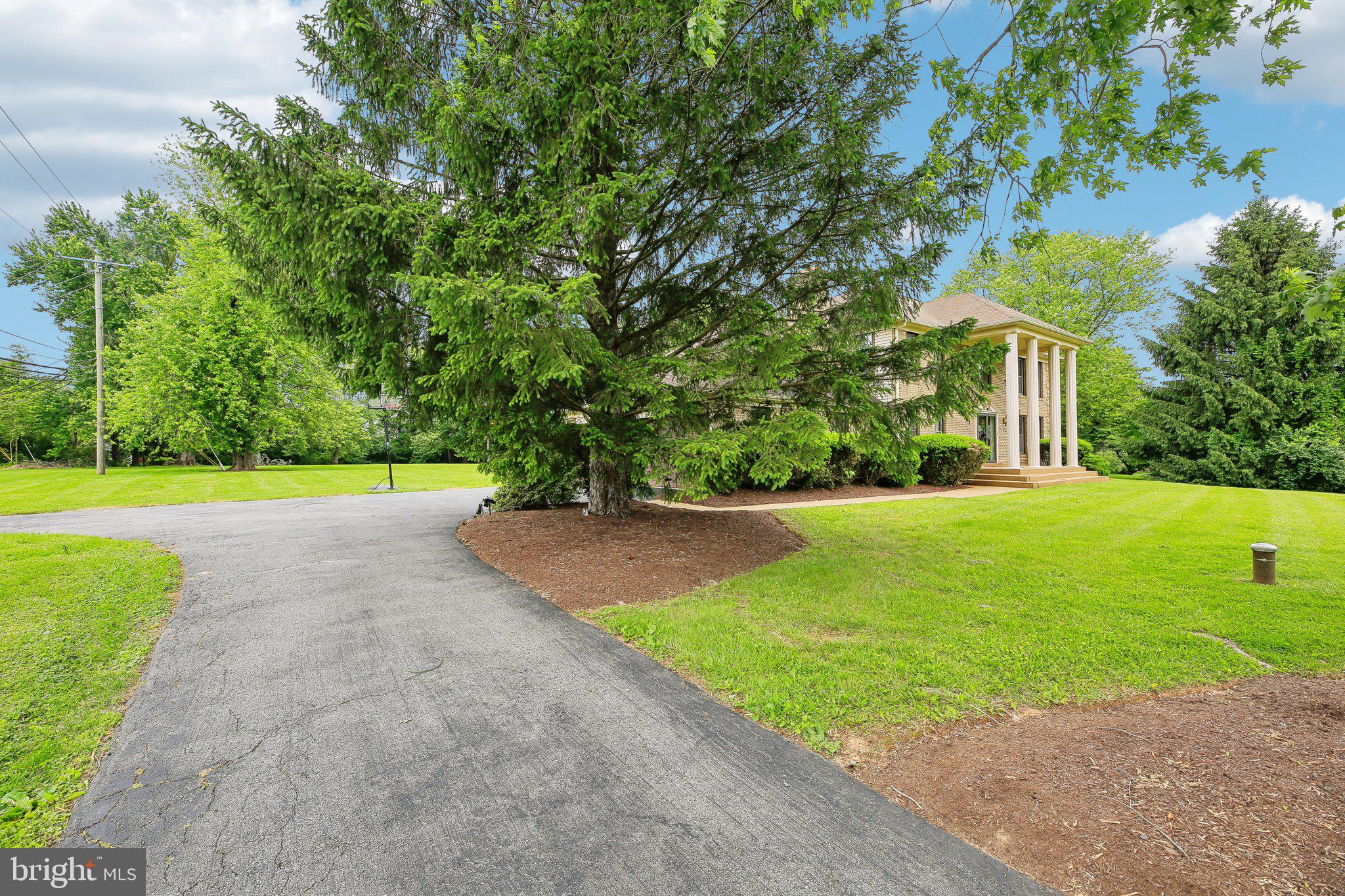 ROLLING KNOLLS - Residential