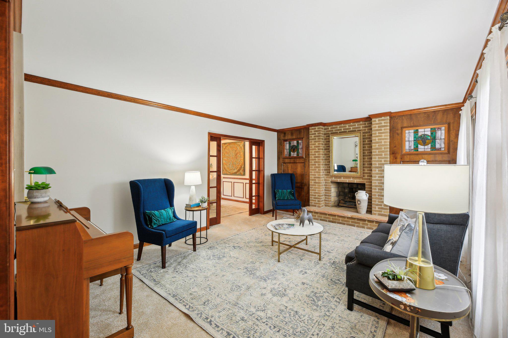 ROLLING KNOLLS - Residential